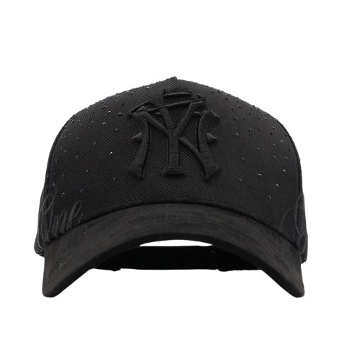 31 Hats "Forver Black"
