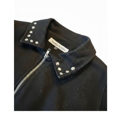 bandeja de plata chamarra bombacha negra