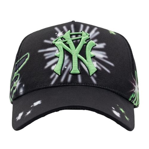 31 Hats Graffiti 